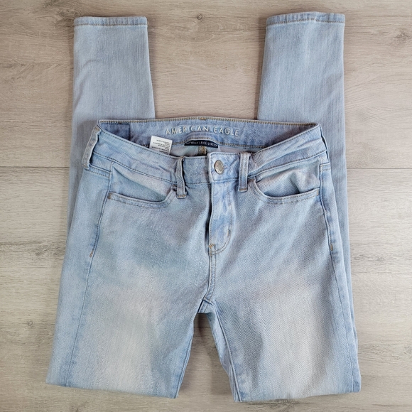 American Eagle Outfitters Denim - American Eagle Womens Size 4 Blue Denim Jeans Light Wash 360 Next Level Stretch